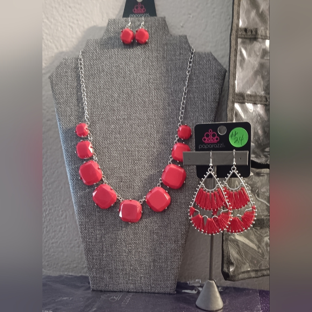 Paparazzi Dazzling Red Necklace Set - Picture 2 of 4